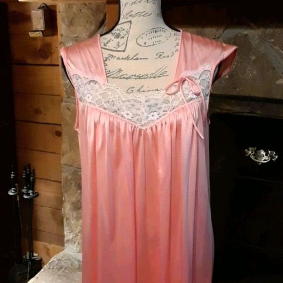 Vintage robe & gown set - Picture 5 of 11